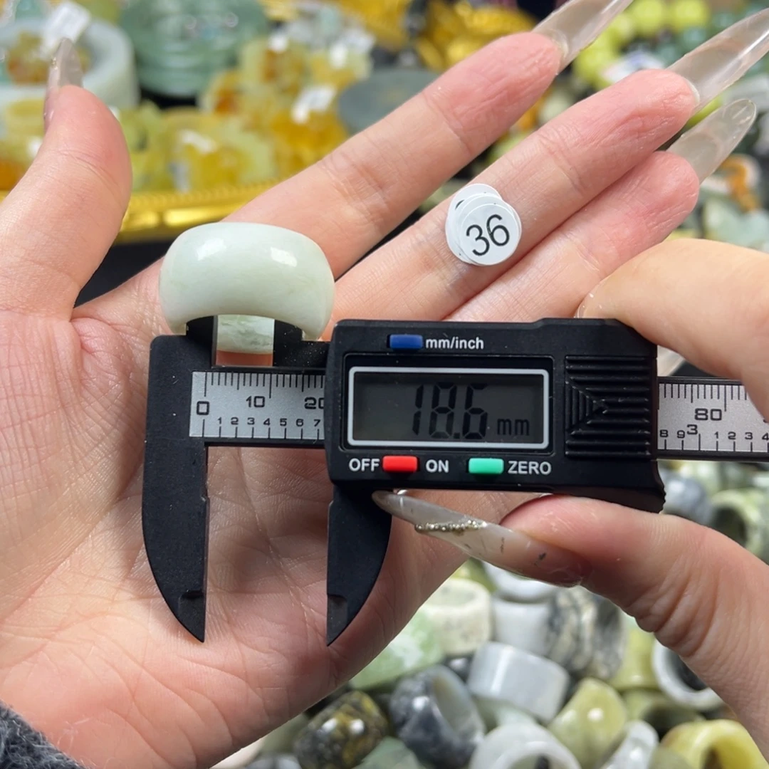 蛇纹石玉未镶嵌戒指