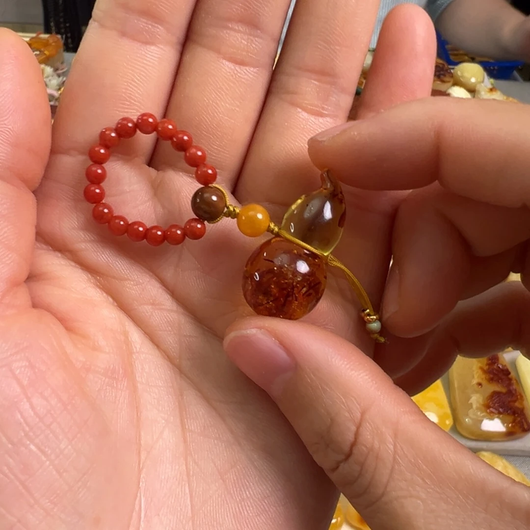 琥珀裸石未镶嵌琥珀