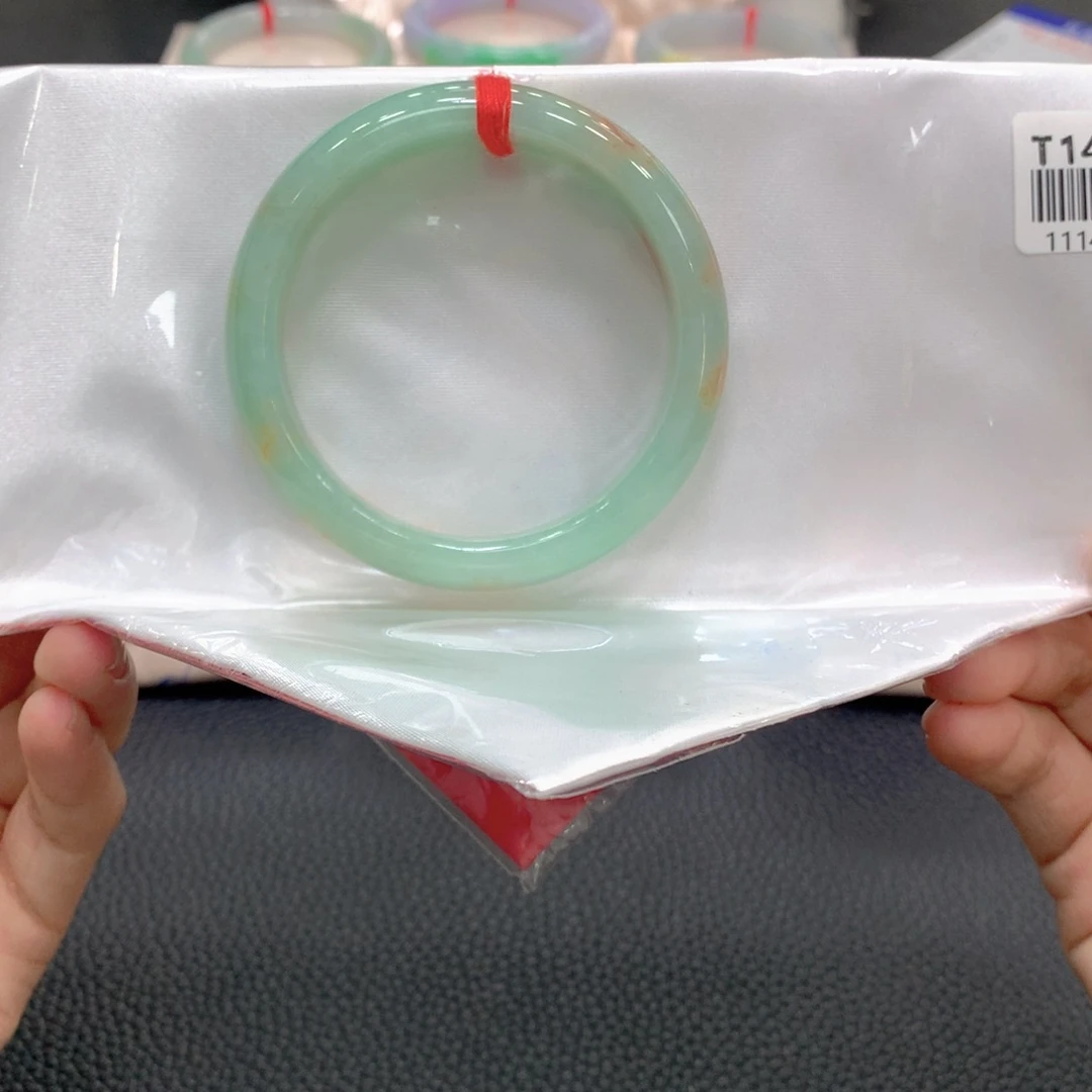 C***f翡翠未镶嵌手镯翡翠