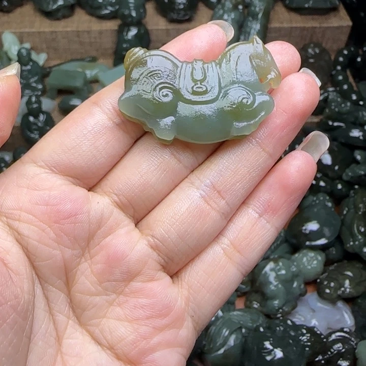 和田玉未镶嵌挂件