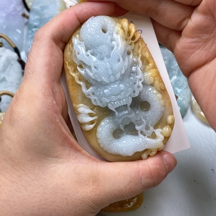 我***！颈饰未镶嵌翡翠翡翠挂件