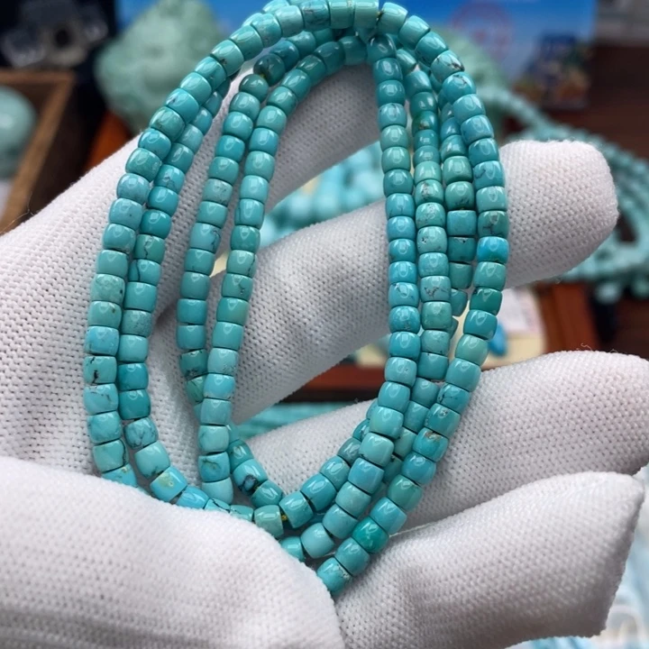 绿松石颈饰未镶嵌