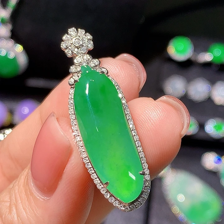 翡翠18K金镶嵌吊坠(不含链)