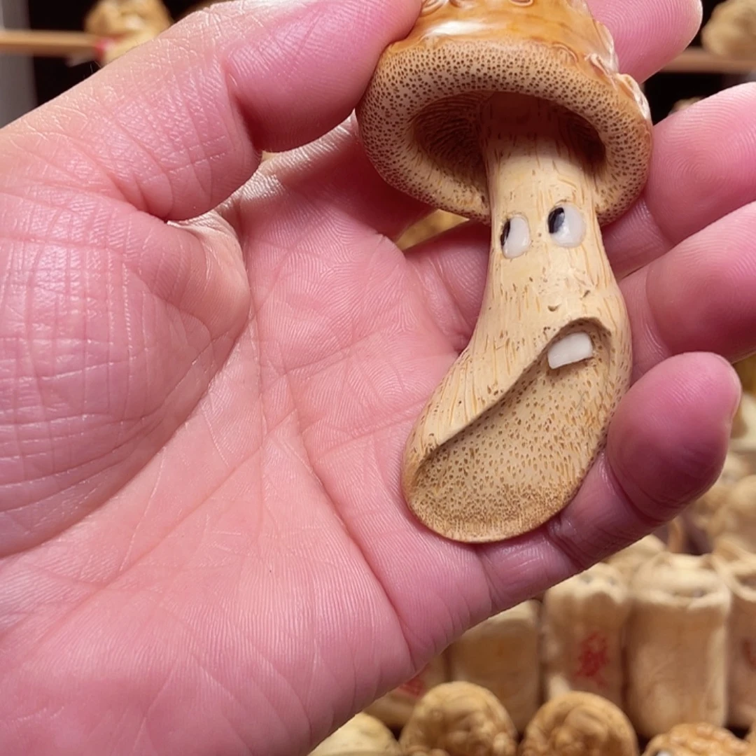 竹竹根雕蘑菇手把件