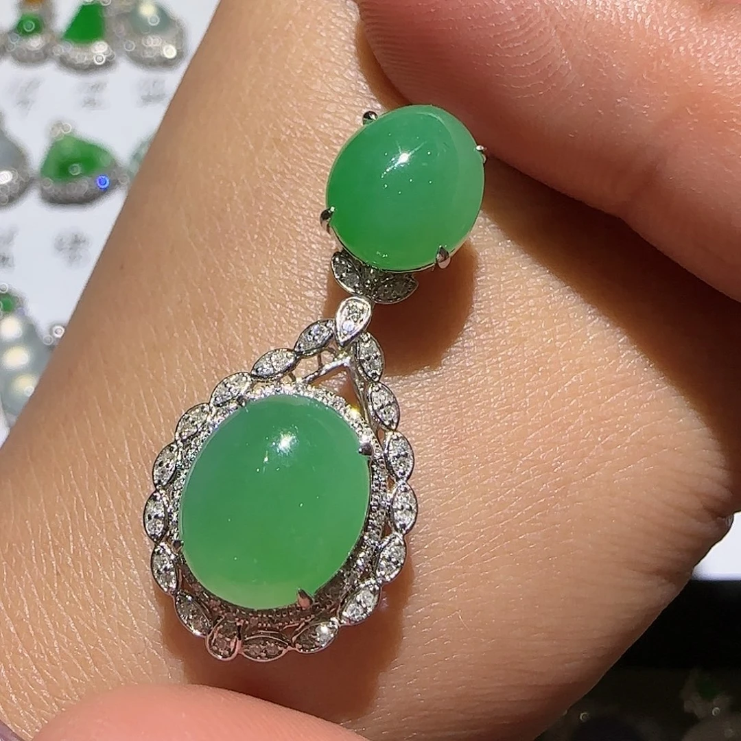 【闪购商品】颈饰18K金镶嵌翡翠天然