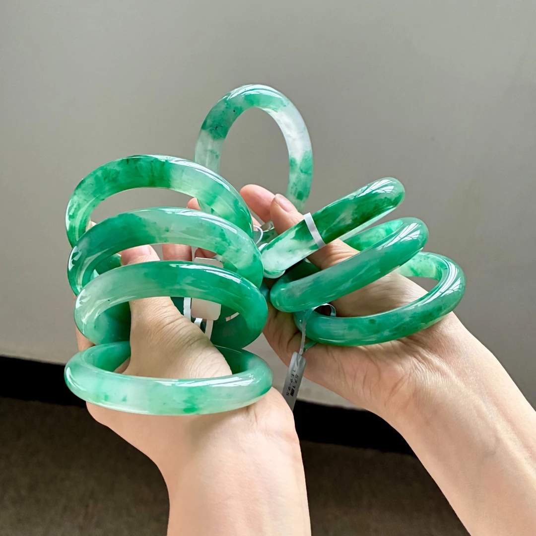 「腕间魅力」天然石英质玉·非洲翠·翠色冰种山水意境时尚古风手镯