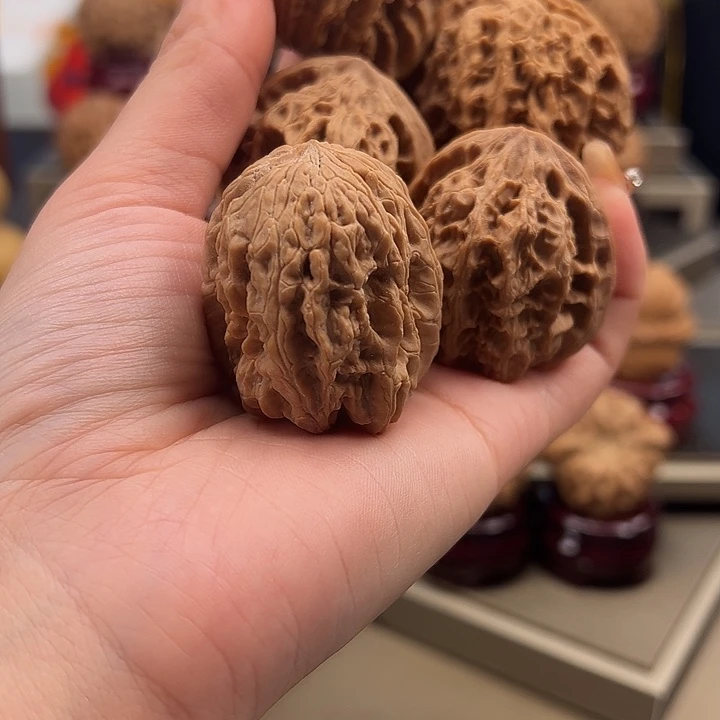 文玩核桃把件盘龙纹➕暴雪➕野牛w-029