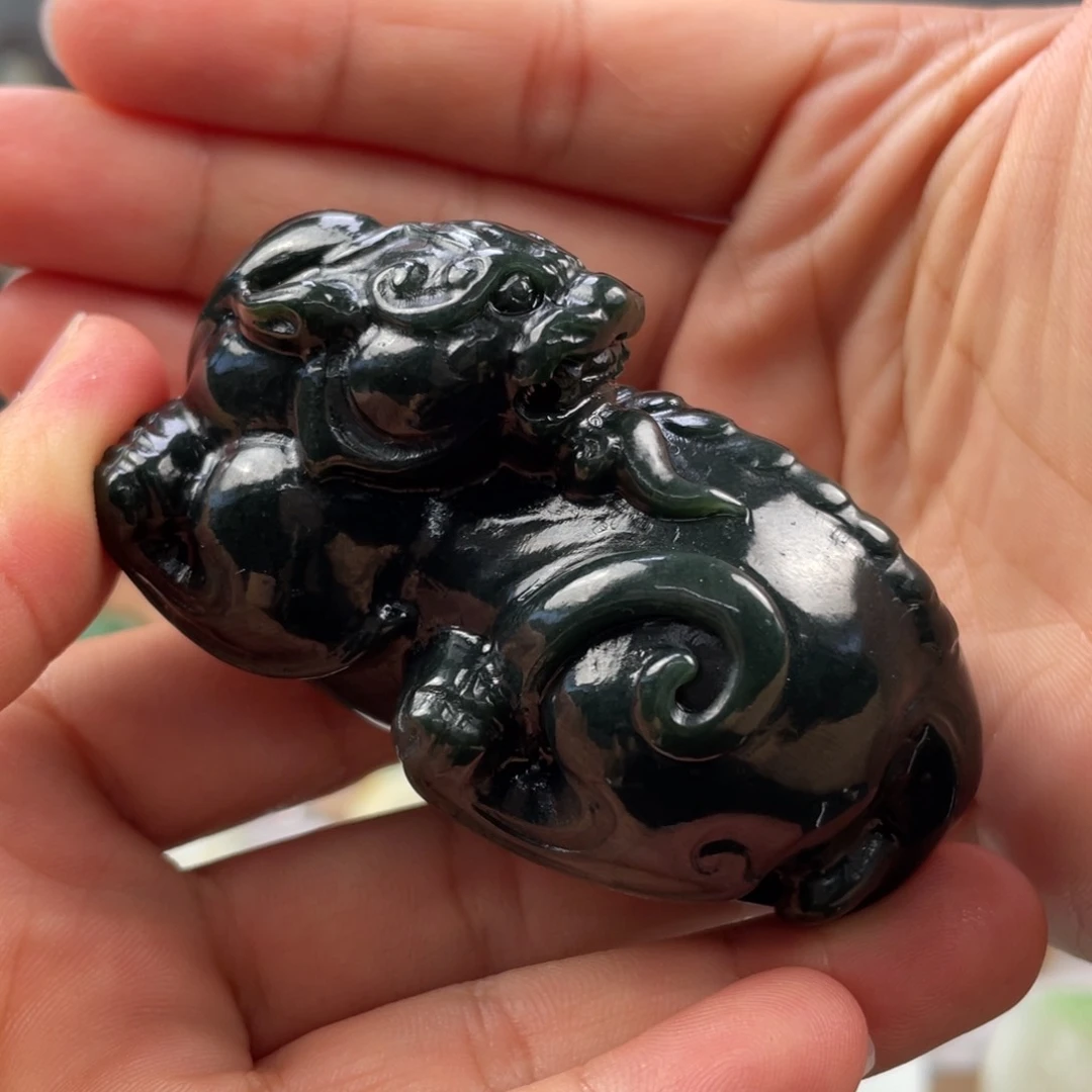 和田玉未镶嵌把件