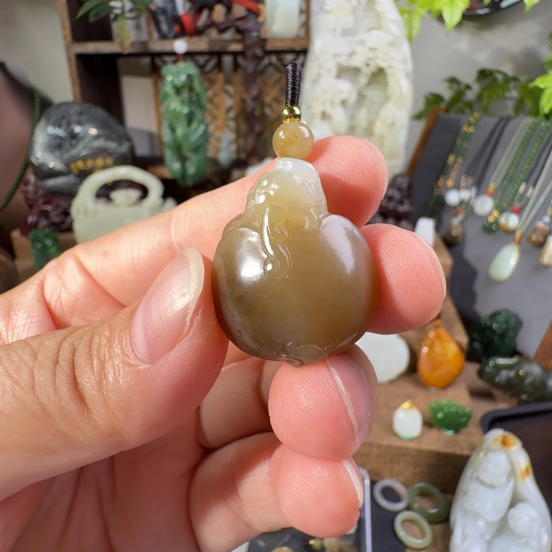 小***3和田玉（糖玉）未镶嵌颈饰