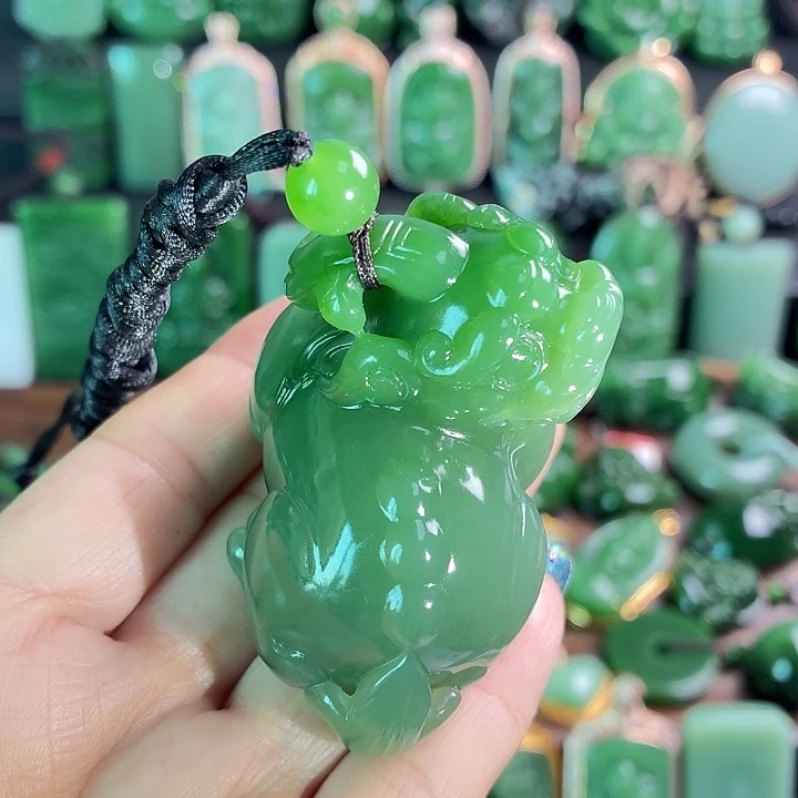 叁***宝和田玉未镶嵌把件