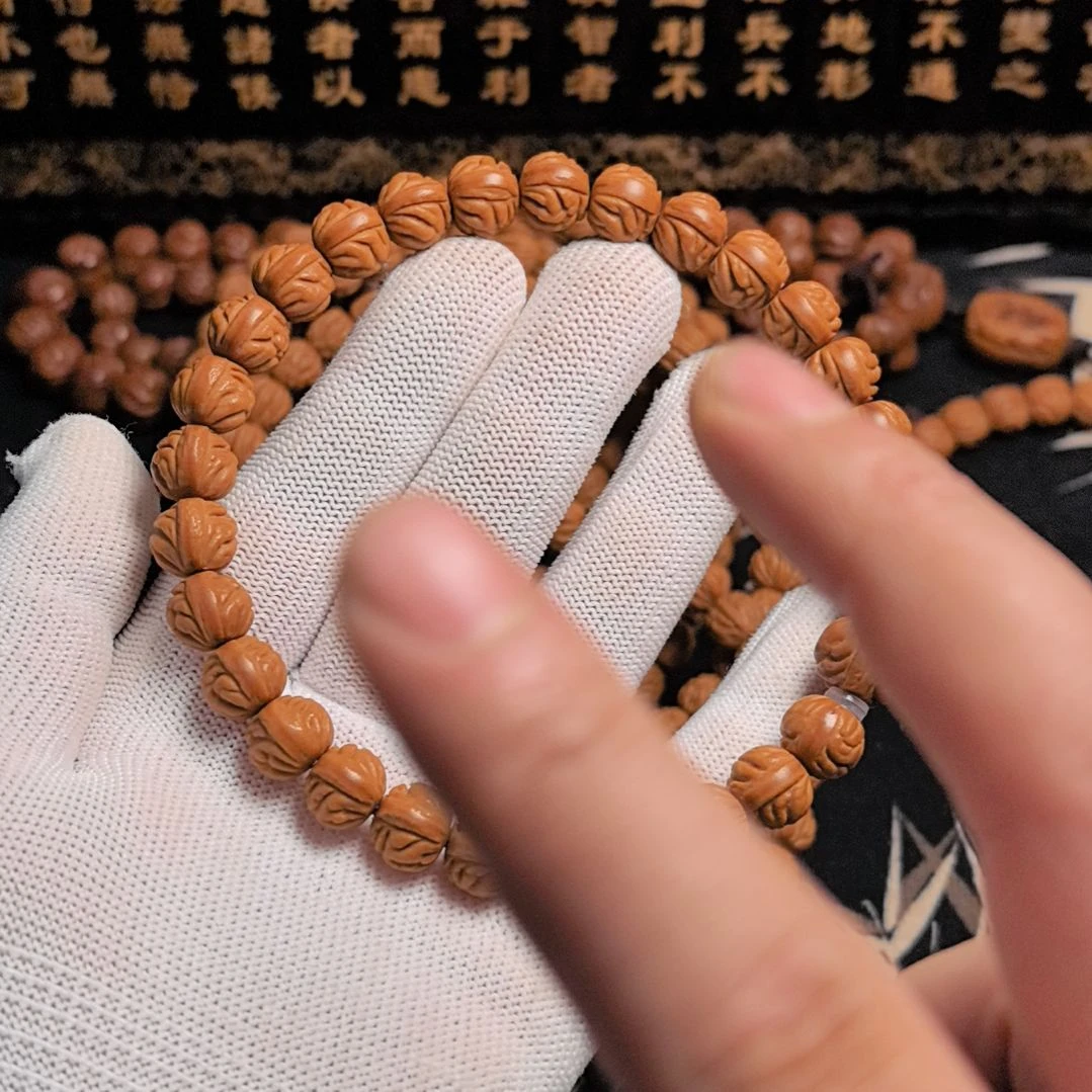 吊坠桃核小金豆手持11