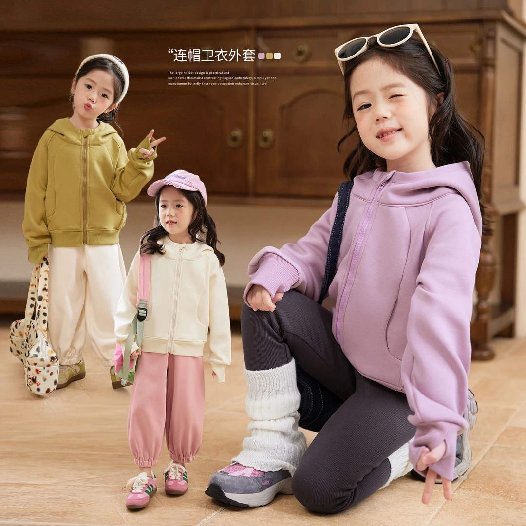 Okids小雪亲子高端定制 2025冬季连帽元气软糯外套 OP594024