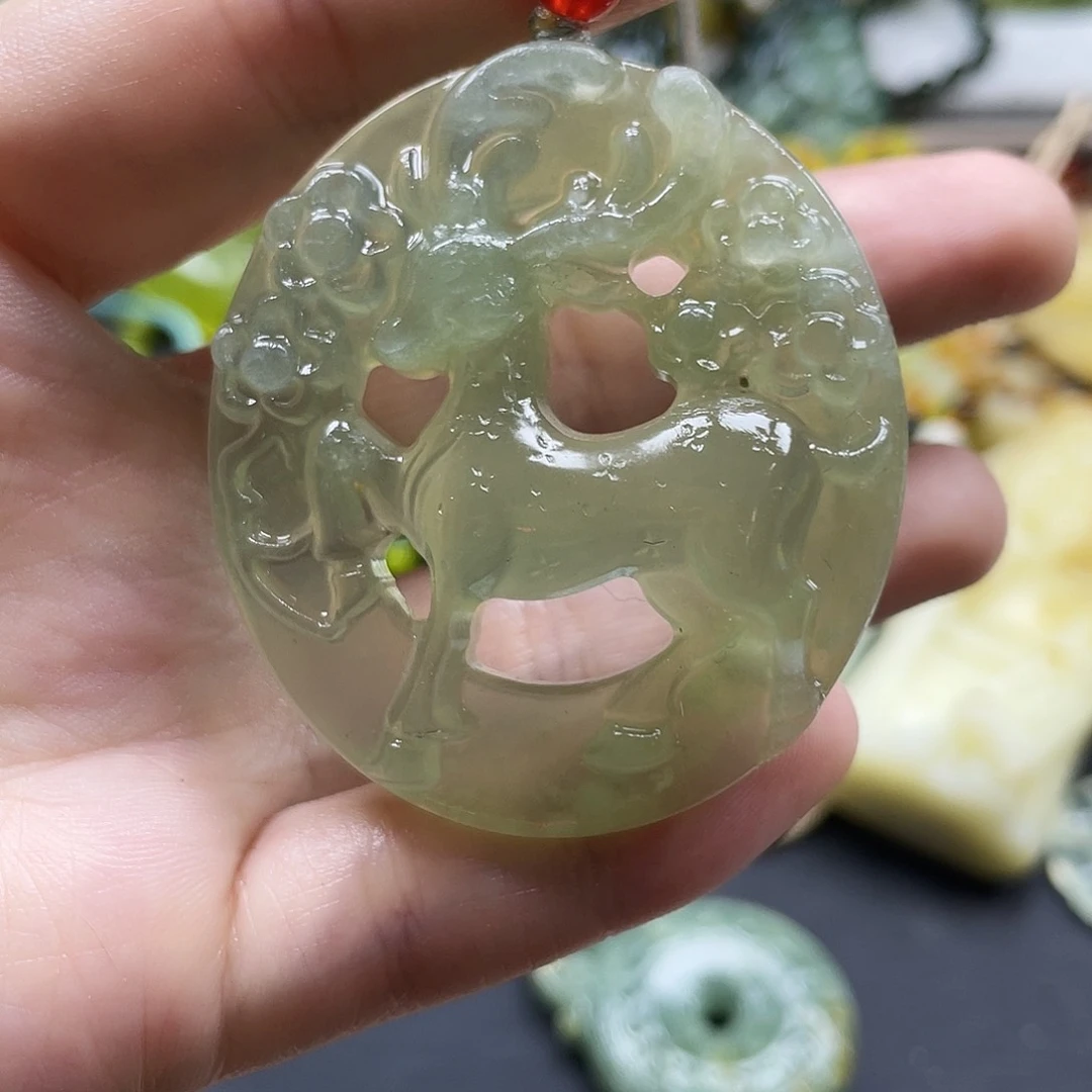 蛇纹石玉未镶嵌吊坠