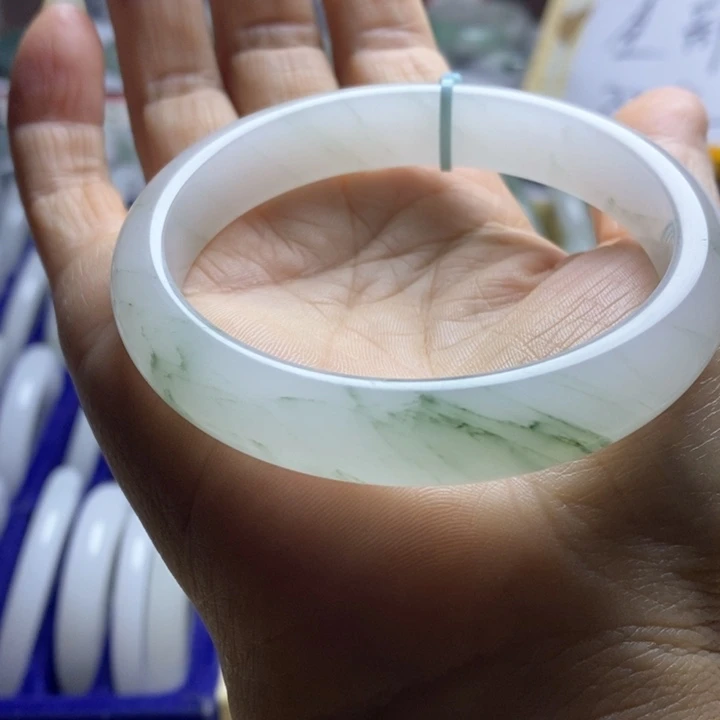 石英质玉（天山翠）手镯合金