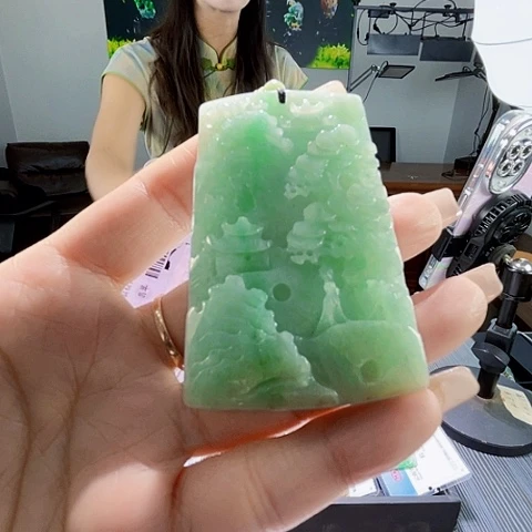 颈饰未镶嵌翡翠一个