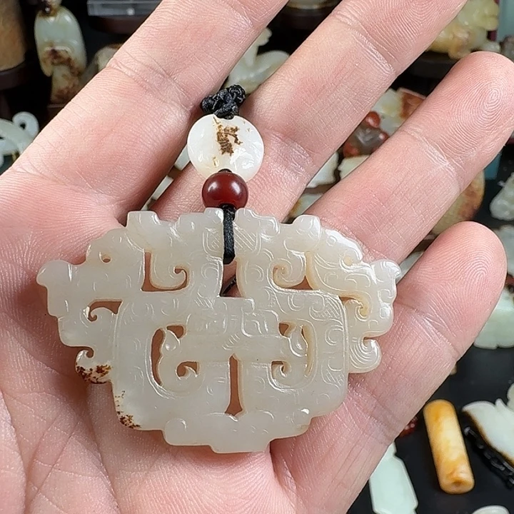 用***1和田玉（糖玉）未镶嵌挂件