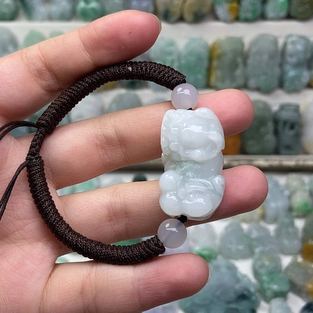 翡翠未镶嵌吊坠(赠链)