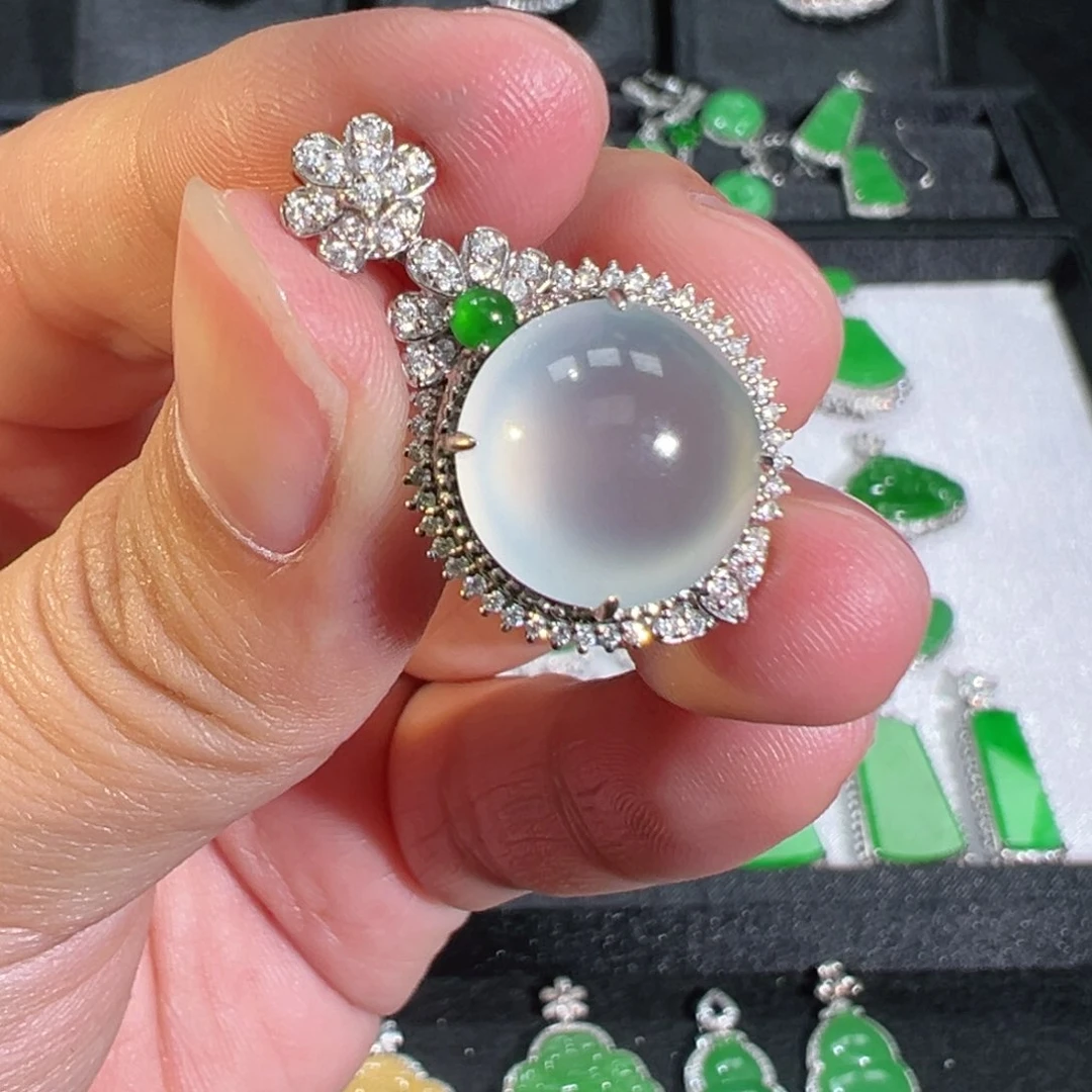 【闪购商品】翡翠吊坠(不含链)18K金镶嵌