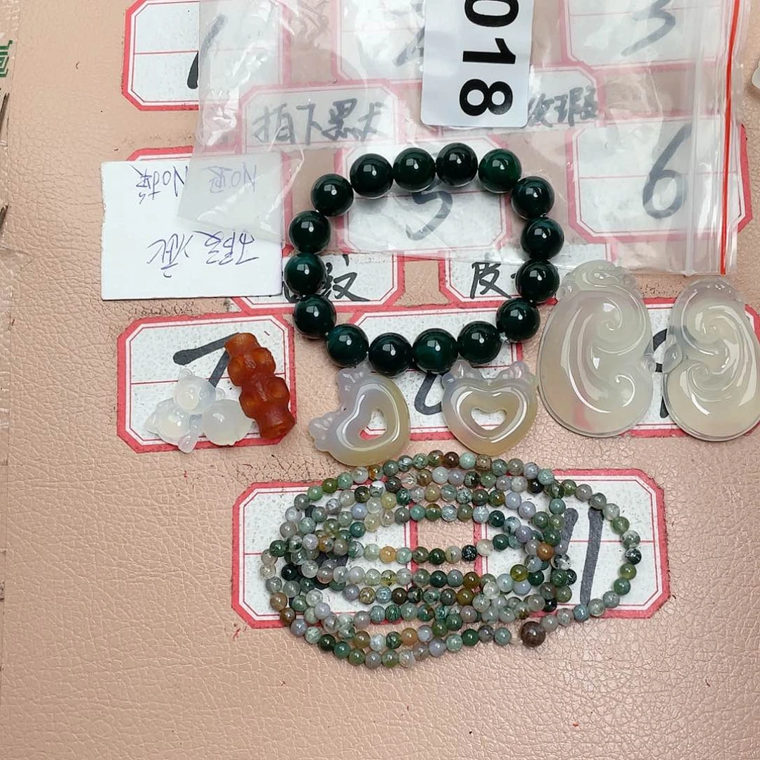 合金颈饰玛瑙/玉髓你*人