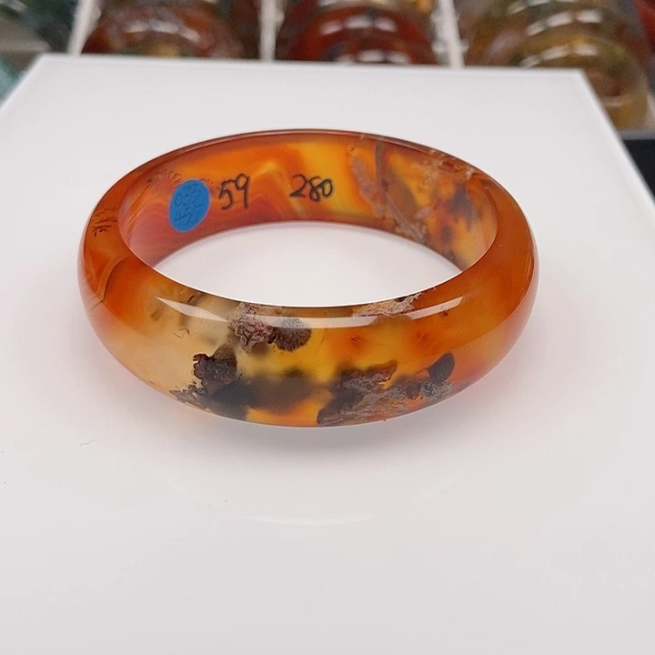 玛瑙/玉髓手镯未镶嵌。****。