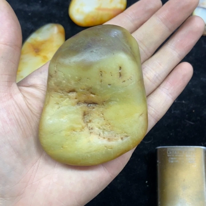 和田玉（糖玉）未镶嵌颈饰