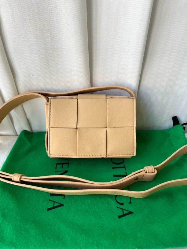 99新 BOTTEGA VENETA/葆蝶家 BV奶茶色六格编织豆腐包单肩斜挎包