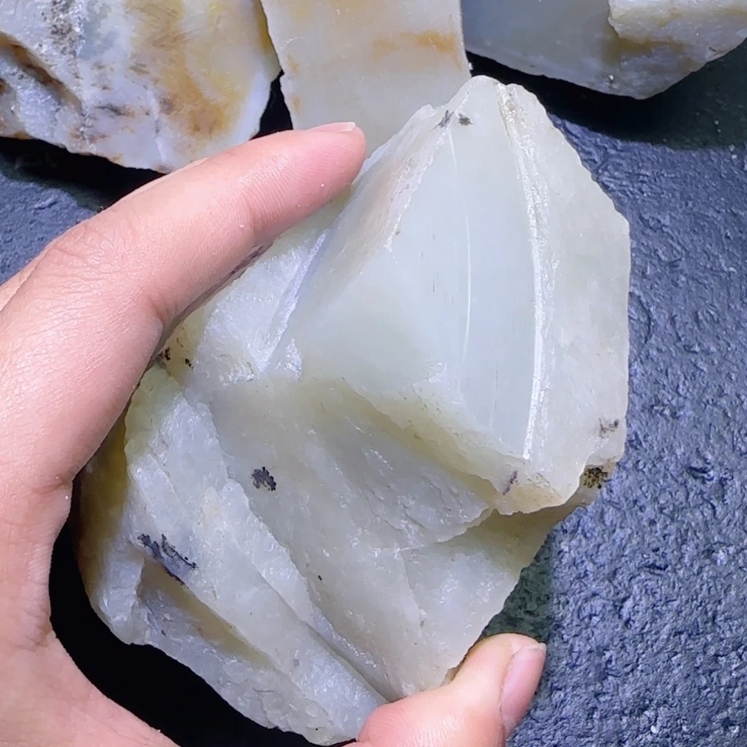 和田玉未镶嵌珠宝半成品