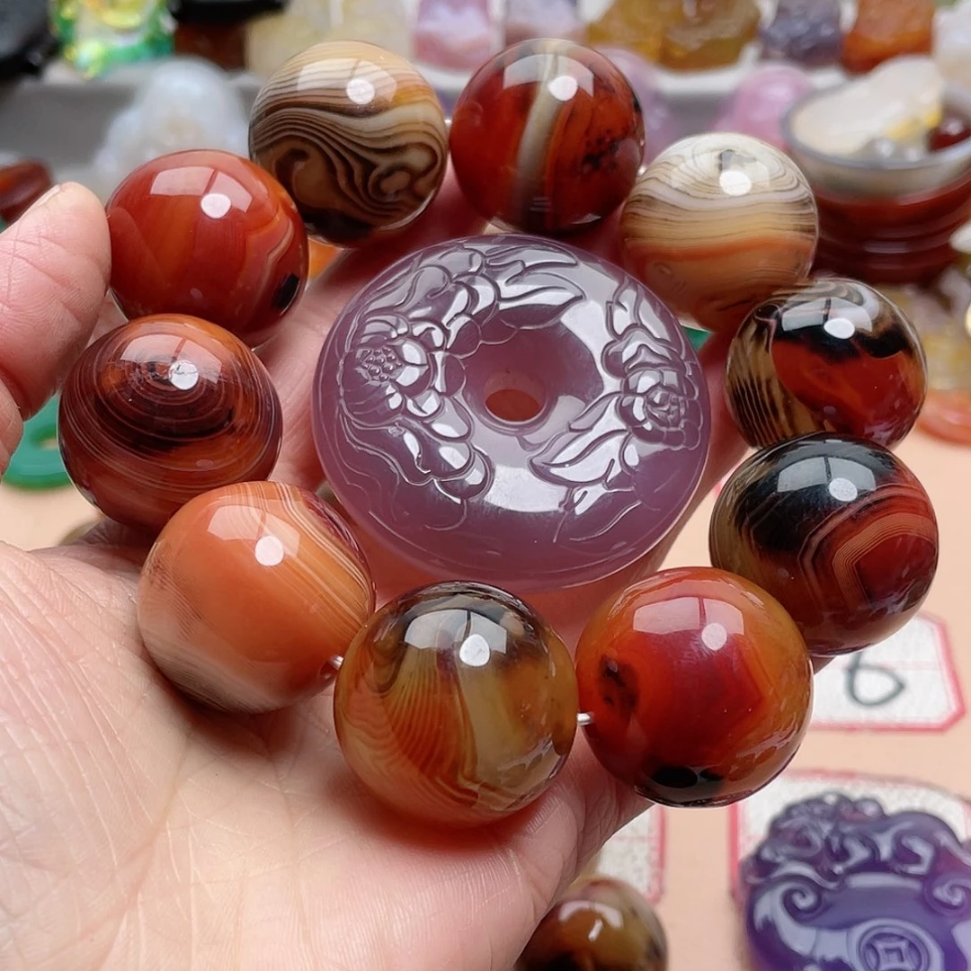 玛瑙/玉髓颈饰合金云*躲