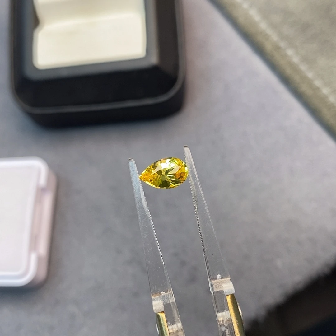 彩色蓝宝石裸石1.1ct 金丝雀