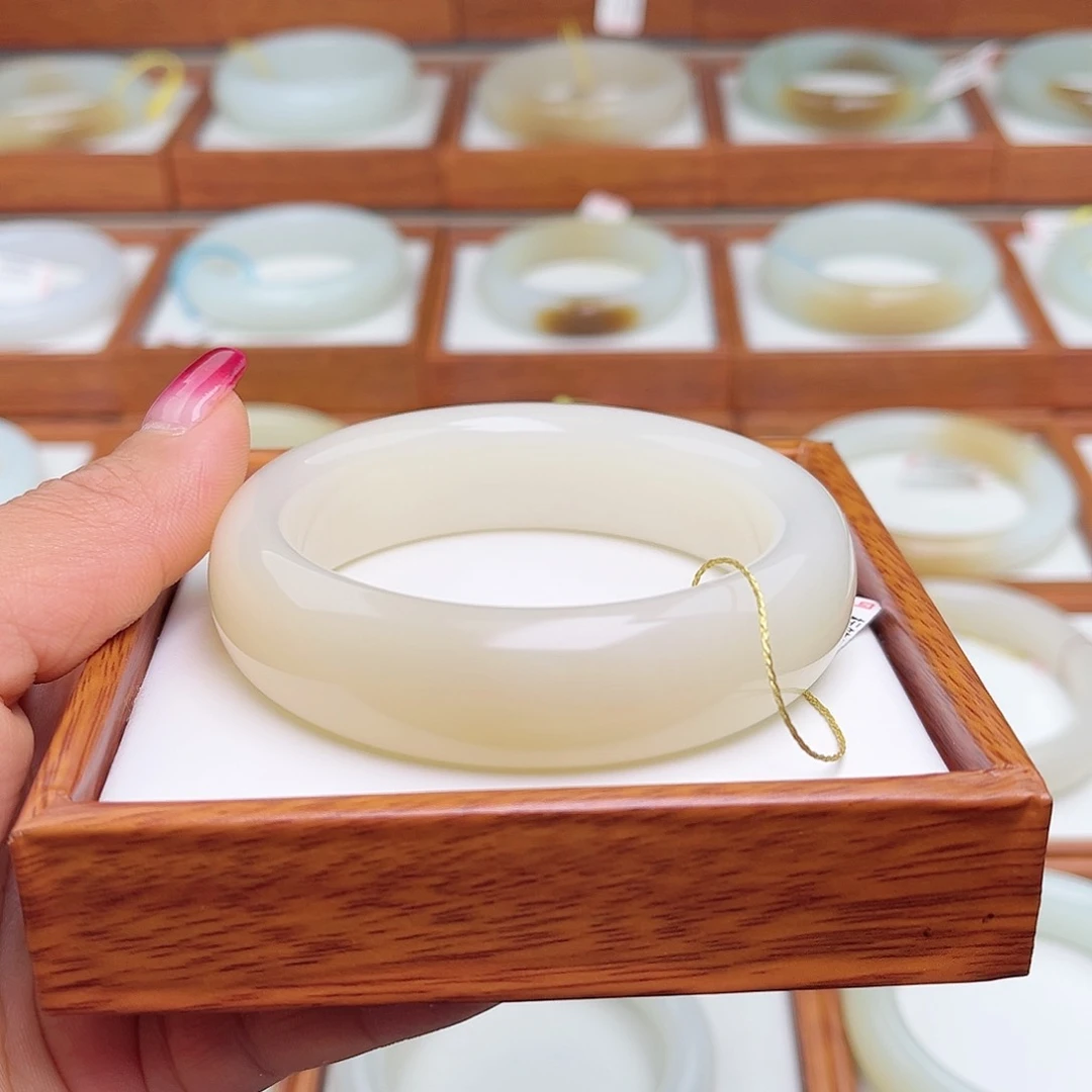 和田玉手镯未镶嵌56.3