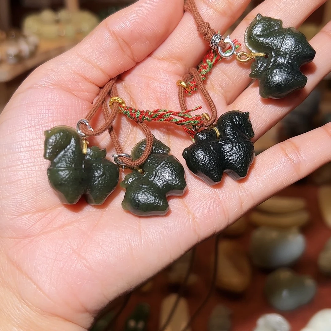 和田玉未镶嵌颈饰买断不退不换