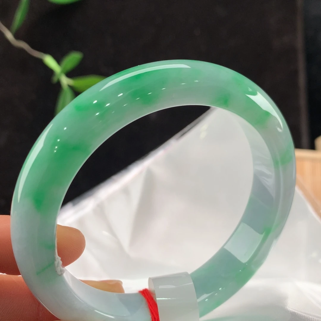 翡翠手镯未镶嵌111-0250