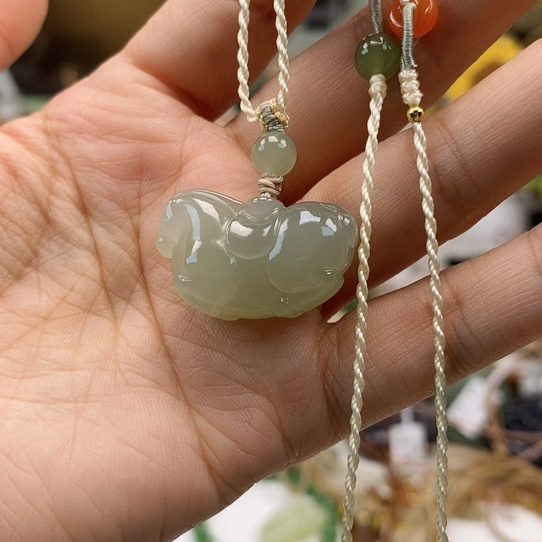 和田玉未镶嵌颈饰