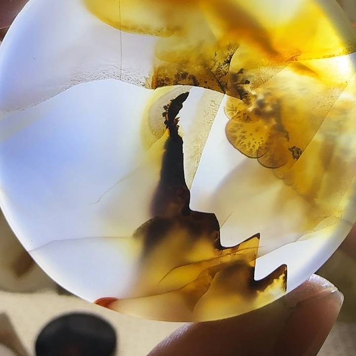 玛瑙/玉髓未镶嵌珠宝奇石