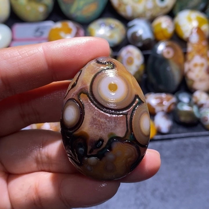 玛瑙/玉髓未镶嵌珠宝半成品5