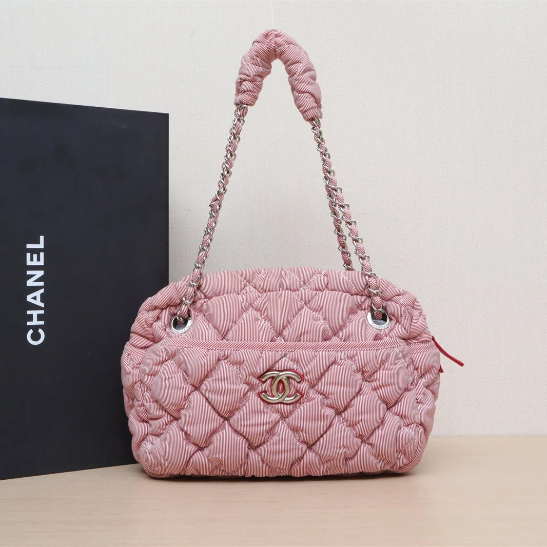 95新 Chanel/香奈儿 花花 红色 尼龙 13开 银扣 手提包