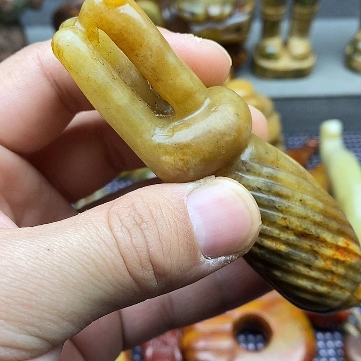 未镶嵌蛇纹石玉颈饰