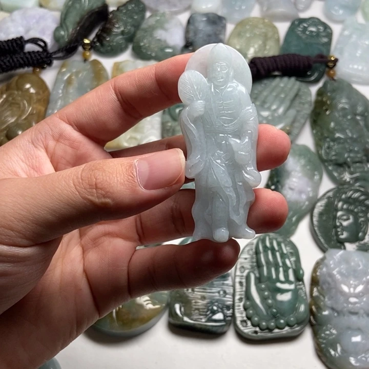 翡翠未镶嵌颈饰济公47