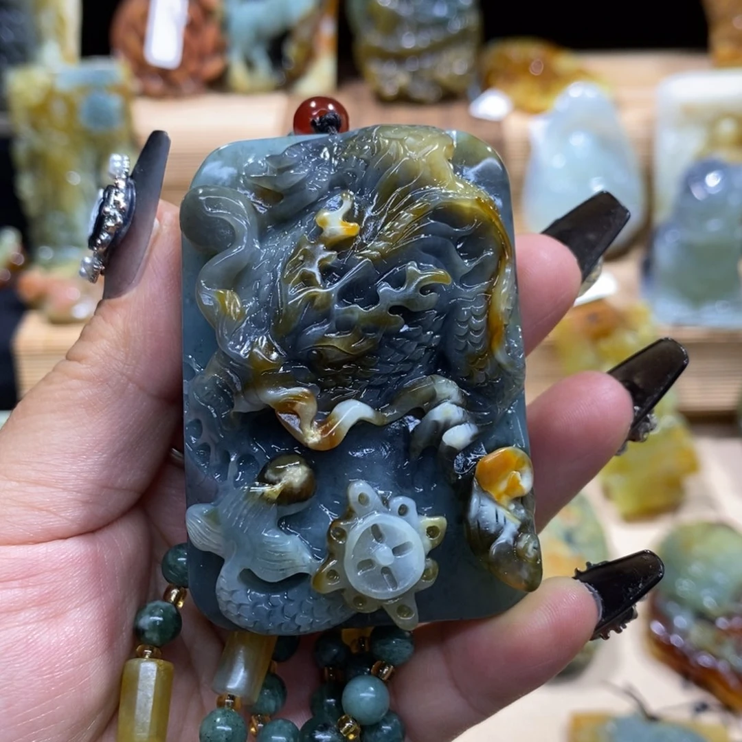 蛇纹石玉未镶嵌颈饰忍*