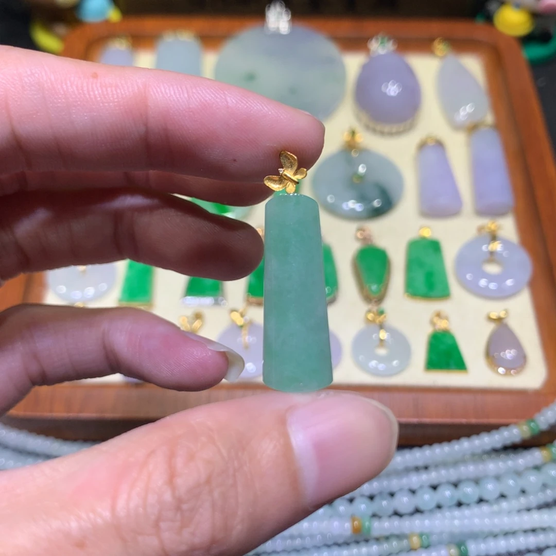 吊坠(不含链)18K金镶嵌翡翠