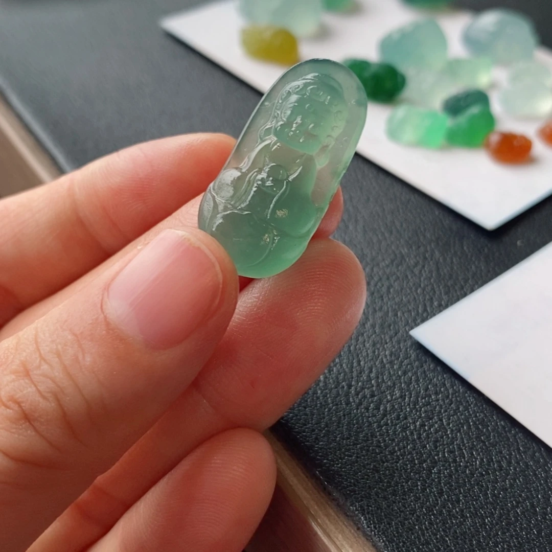 定制翡翠未镶嵌宝宝佛