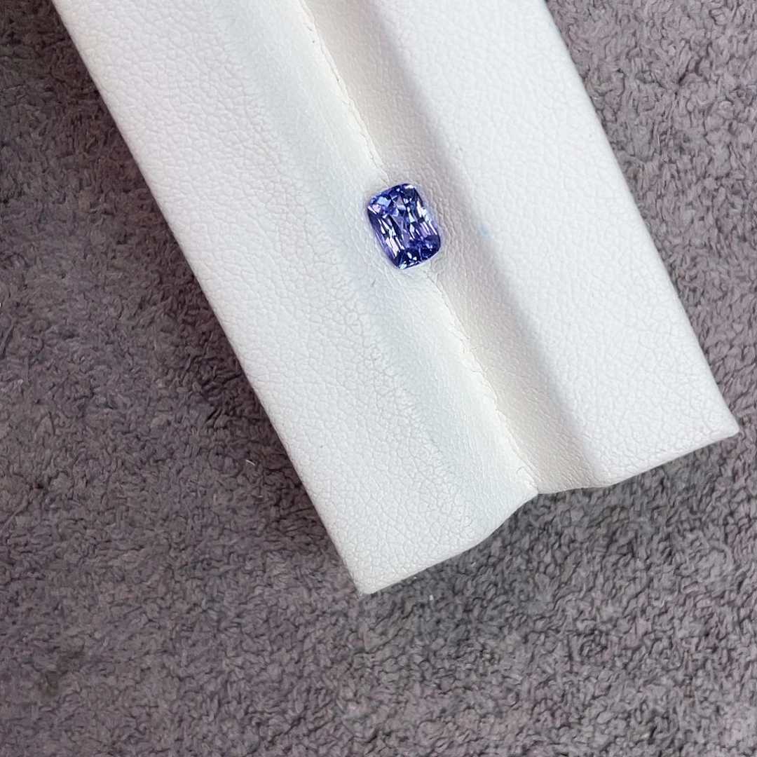 蓝宝石裸石未镶嵌1.09Ct