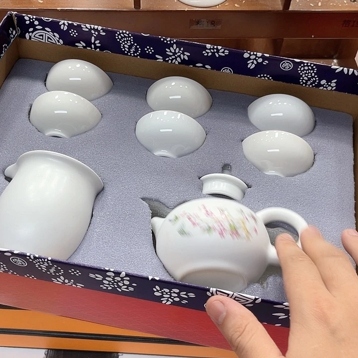 孤品茶具套装等。