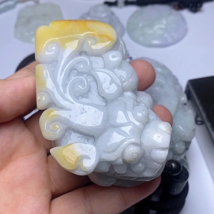 颈饰未镶嵌翡翠顺****神翡翠