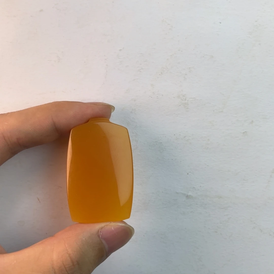 逗***贊石英质玉未镶嵌颈饰