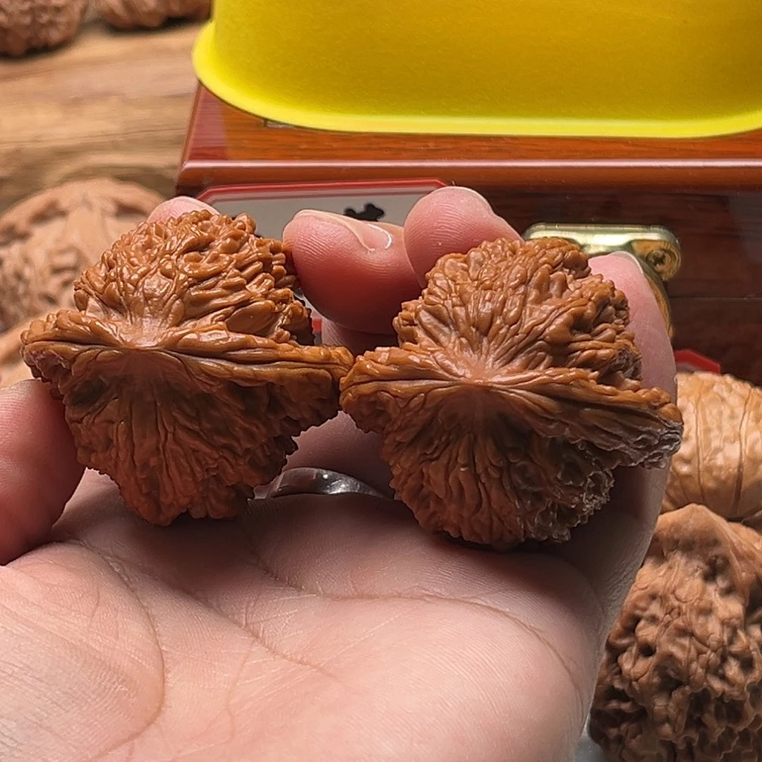 文玩核桃吊坠虎头42全品（回血）