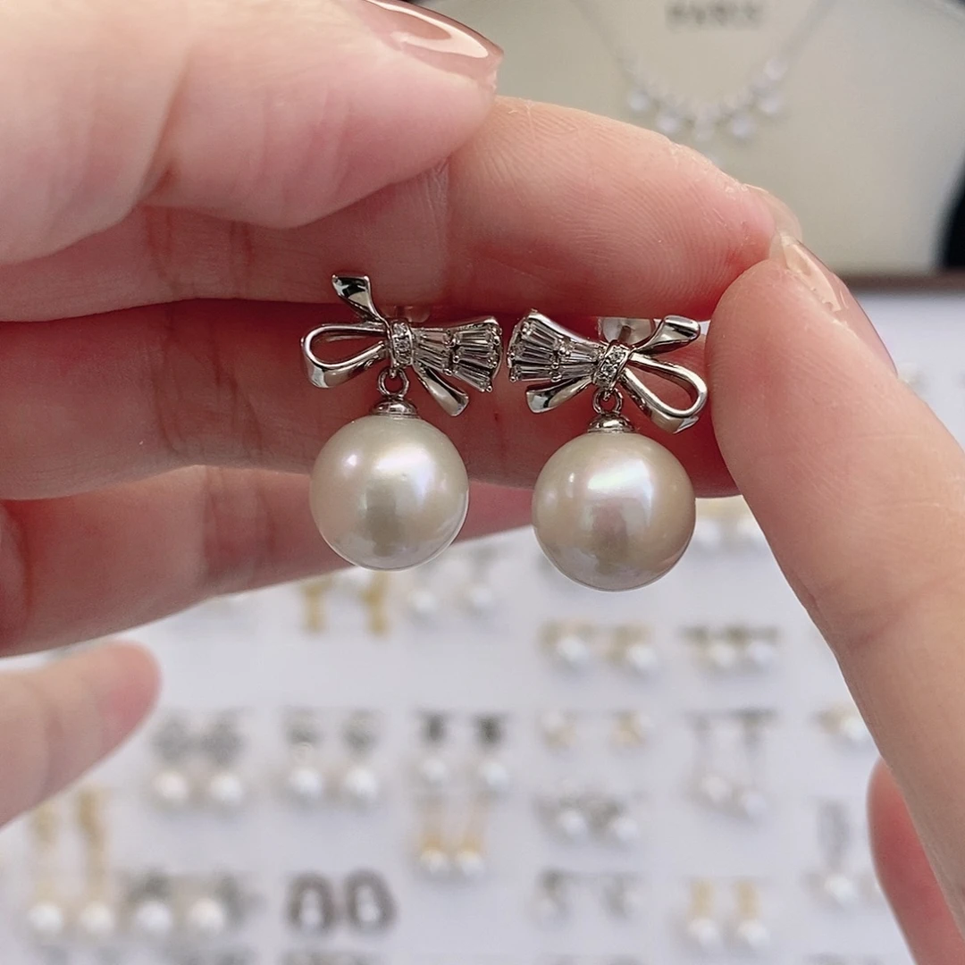 淡水珍珠银S925镶嵌耳饰