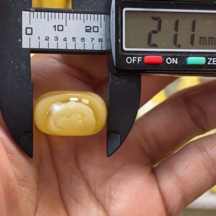 蜜蜡未镶嵌裸石57杂