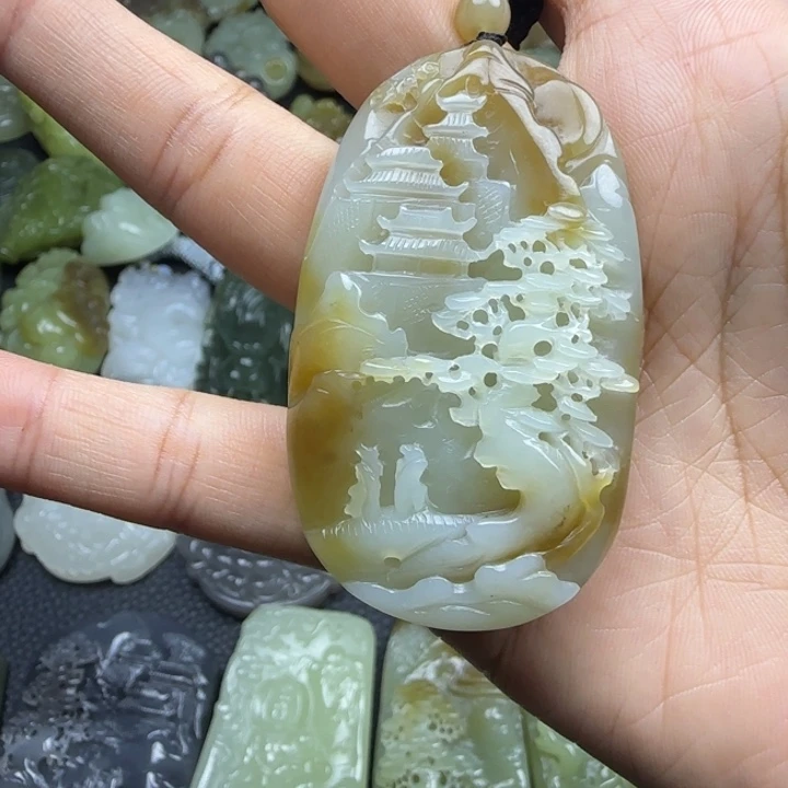 颈饰未镶嵌和田玉