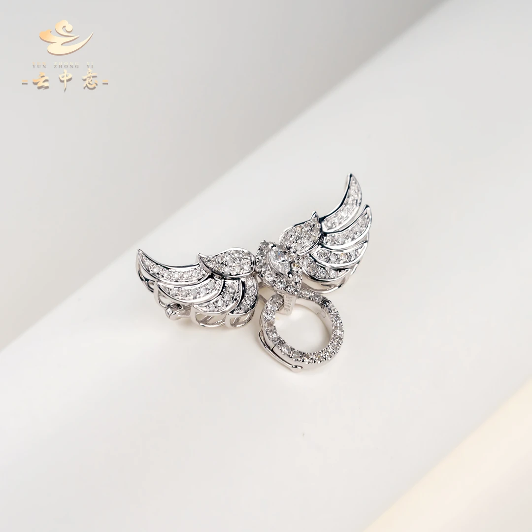 【云中意】- 18K金 天使之翼钻石百搭扣